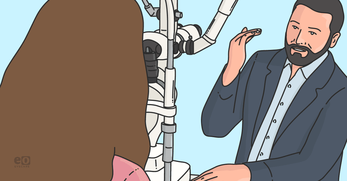 Image of an ophthalmic/optometric technician performing a dry eye evaluation at the slit lamp to identify signs and symptoms of dry eye.